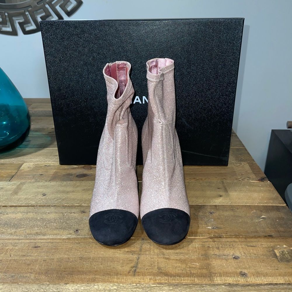 Chanel Pink glitter shimmer ankle boots w/CC Cap Toe - Picture 7 of 7